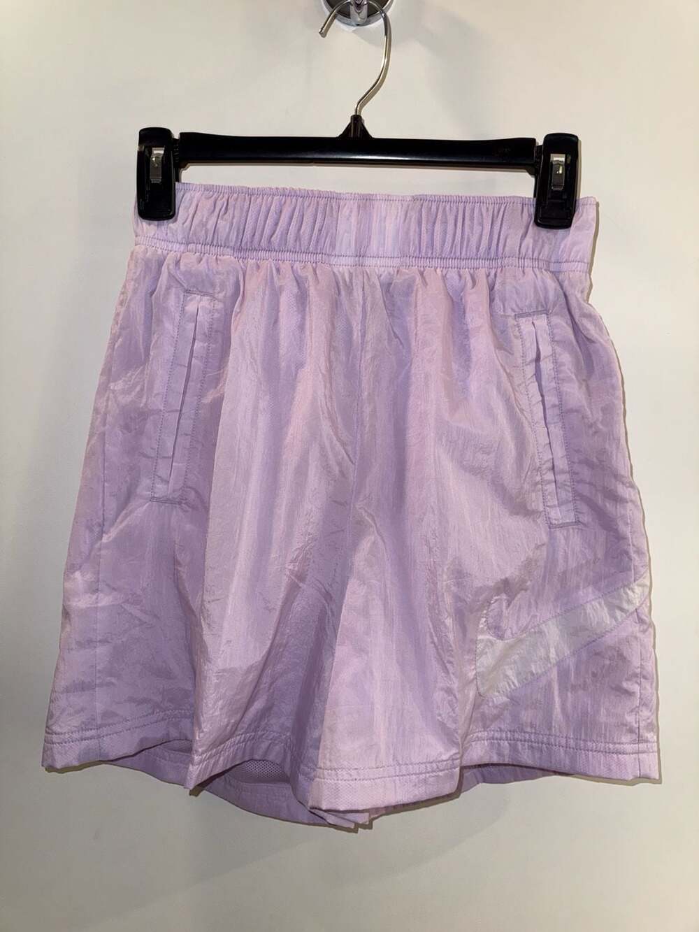 Nike Sportswear Essential Woven High-Rise Shorts Purple Size XS